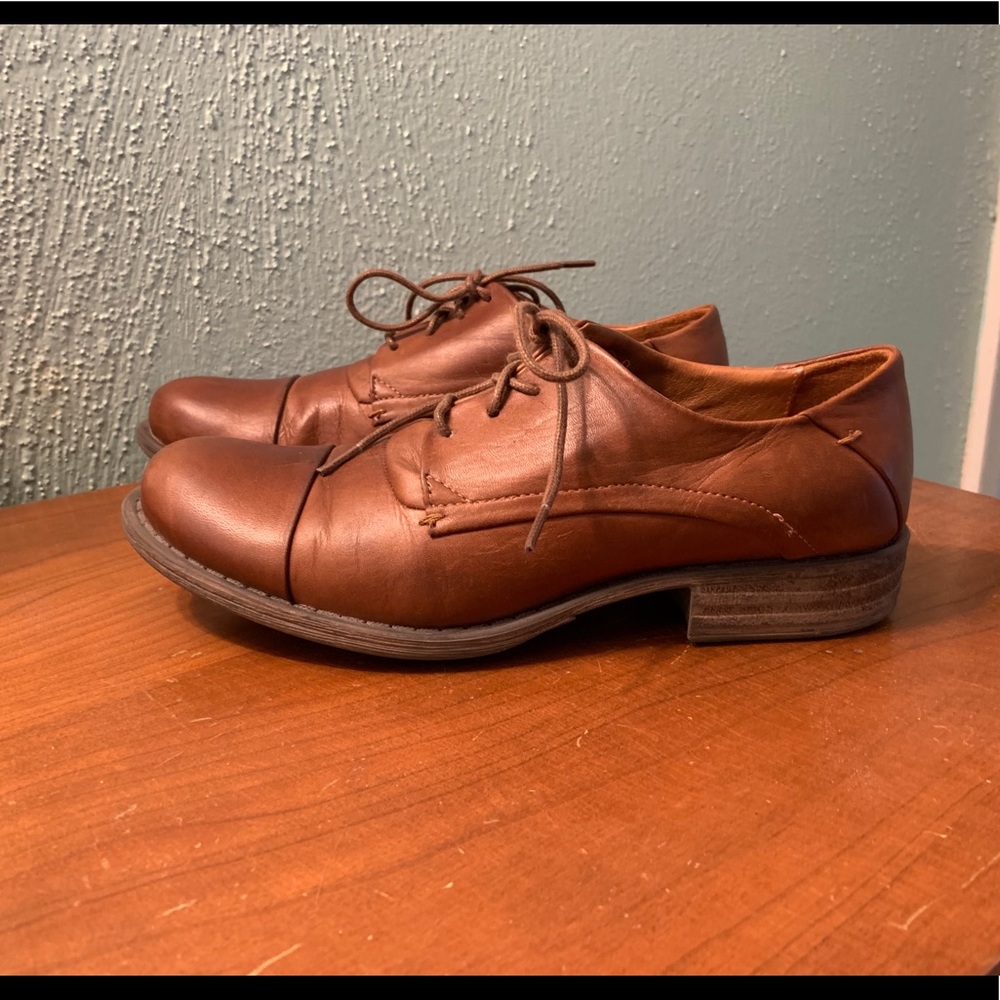 Miz Mooz Brown Oxfords 8.5